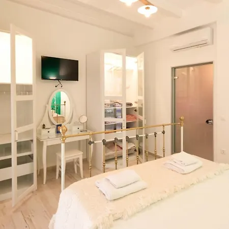 Daire Old Town Art By Corfuescapes